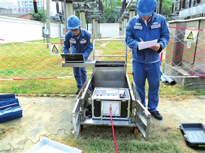 廣西電網桂林供電局研制新型多功能手推車助基層減負