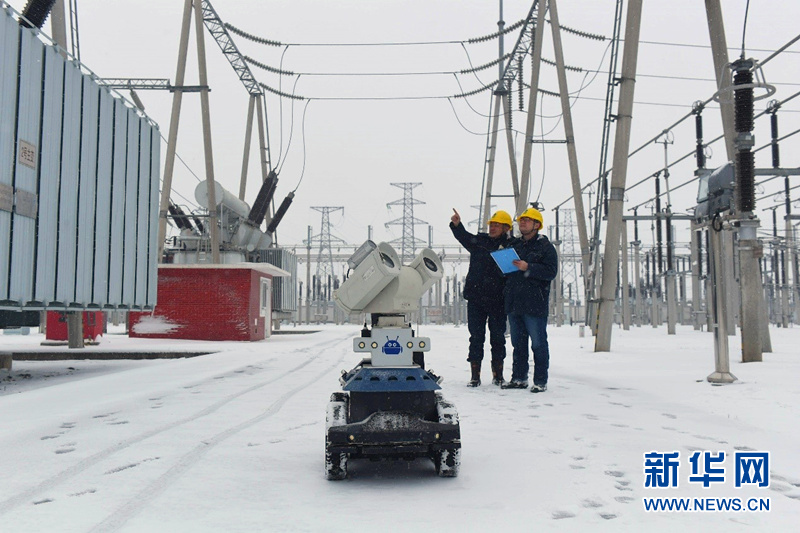 電網(wǎng)智能機(jī)器人 雪冰巡檢全天候