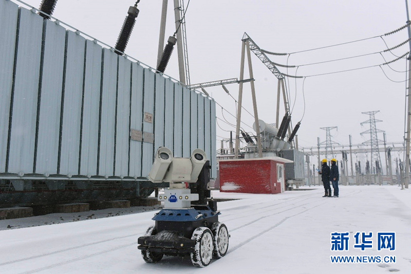 電網(wǎng)智能機(jī)器人 雪冰巡檢全天候