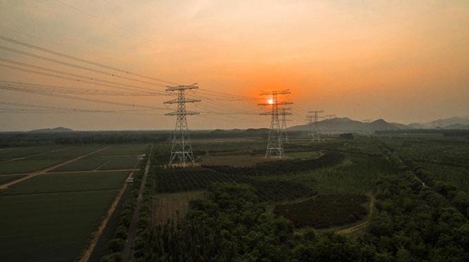 北京東破口并網施工 特高壓接入首都電網