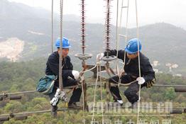 福州供電：冒雨消缺