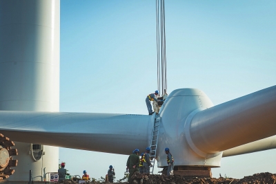 三明寧化風電項目第一臺風機吊裝完成