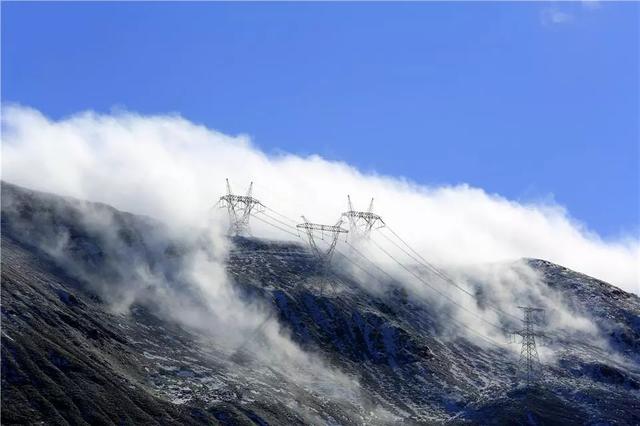 極限挑戰！這條“電力天路”正式投入運營