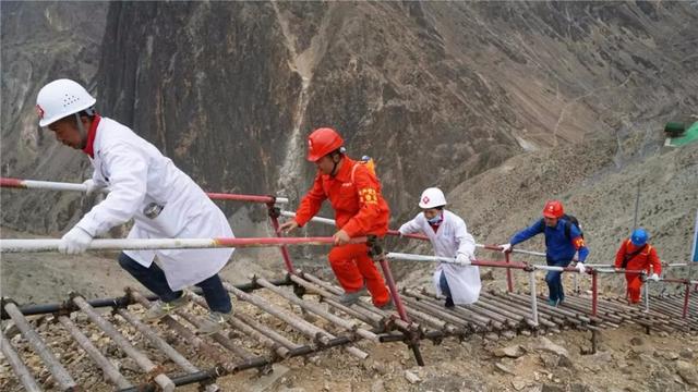 極限挑戰！這條“電力天路”正式投入運營